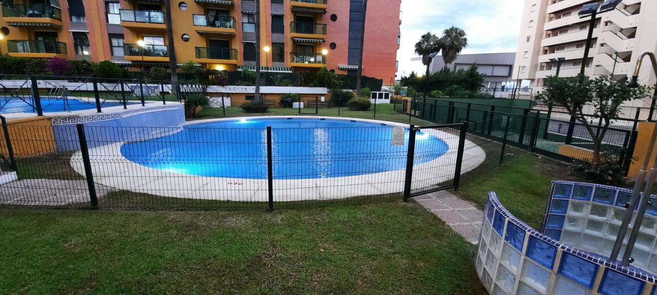 Impresionante Primera Linea De Playa, Bajondillo Beach Torremolinos Exteriér fotografie